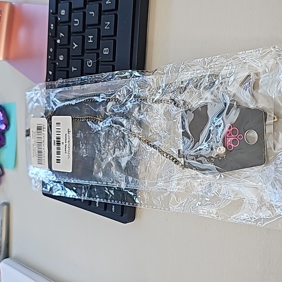 Superstar Stylish Brass Necklace Rhinestones with earrings STAR 🌟 - Picture 5 of 5